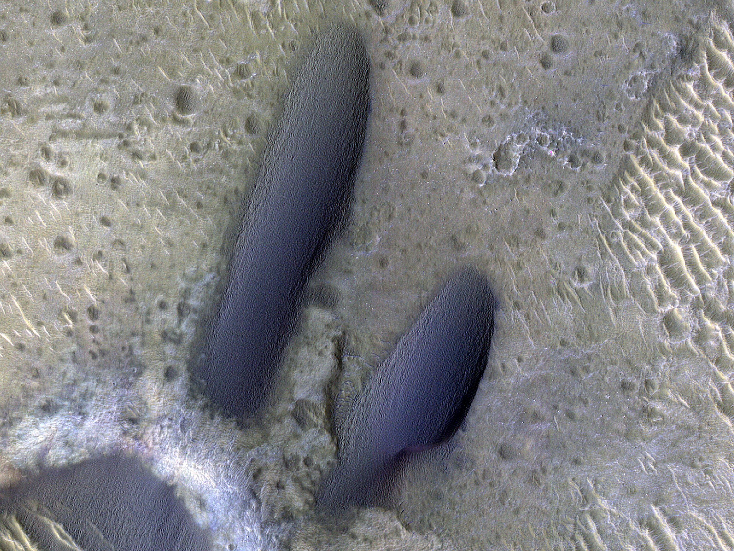 Dunes in Tyrrhena Terra
