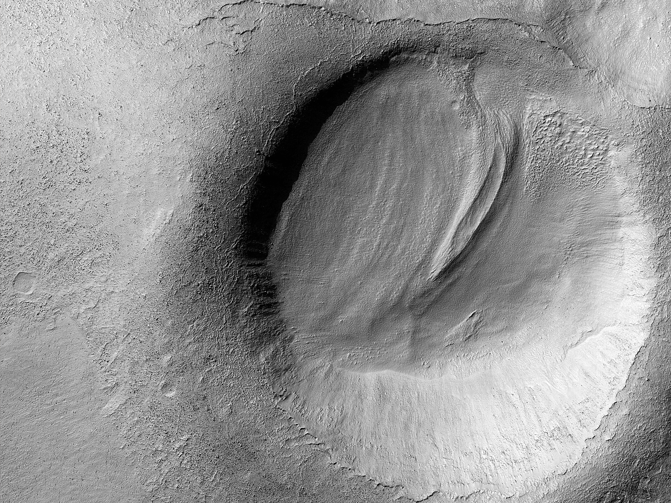 Split Ridge in Small Crater in Terra Cimmeria