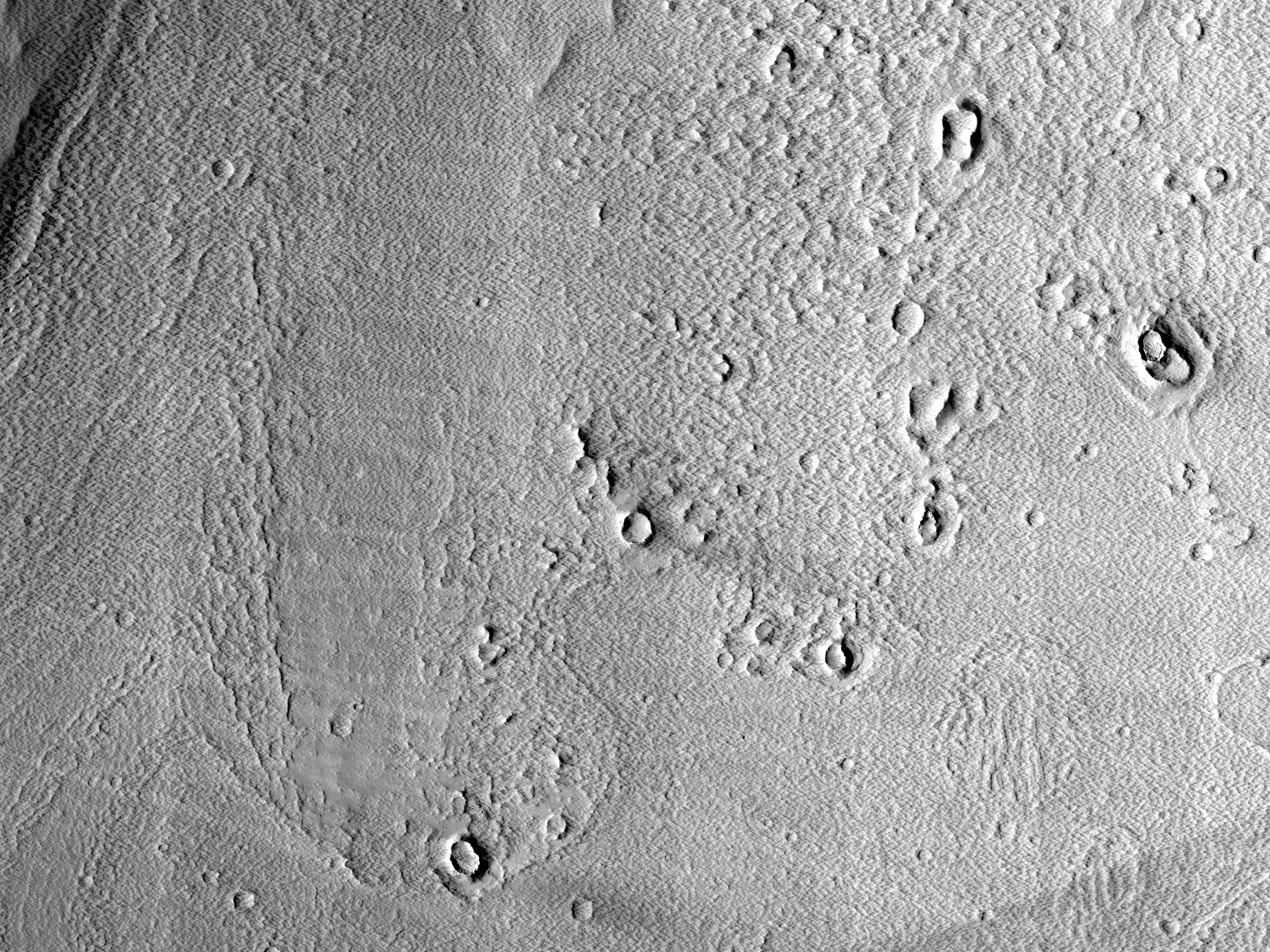 Ring-Shaped Mounds in Ceraunius 