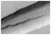 Graben in Memnonia Fossae 