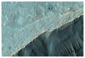 Canales invertidos cerca de Juventae Chasma