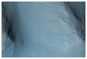 Light Outcrops in Aureum Chaos