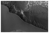 Light-Toned Layering in Ius Chasma