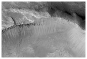 Fresh-Looking Crater in Chryse Planitia
