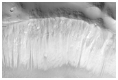 Pristine Flow-Ejecta Crater with Rays Seen in THEMIS Night Infrared Images
