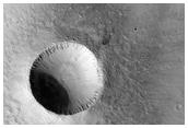 Kilometer-Sized Rayed Crater in Elysium Planitia