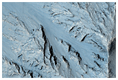 Layering in Upper Walls of Valles Marineris