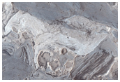 Light-Toned Layering in Ius Chasma