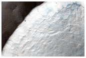 Fresh Rayed Crater at Boundary between Noachis Terra and Hellas Planitia