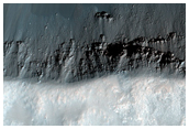 Fresh Crater in Tyrrhena Terra