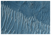 Finely-Layered Rocks in Ius Chasma