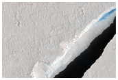 Fissures and Flows in Elysium Planitia