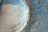 Cratere tra le Deuteronilus Mensae