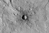 Un recente cratere da impatto