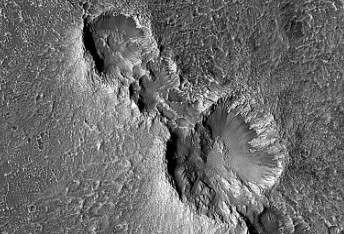 Fresh Crater Chain in Meridiani Planum