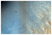 Light-Toned Material on Plateau North of Aurorae Chaos