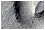 Crescentic Scour Features in Medusae Fossae Formation