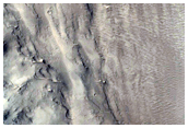 Medial Ridge of Elongated Crater Near Mawrth Vallis