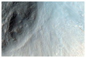 Well-Preserved 5-Kilometer Diameter Impact Crater in Chryse Planitia