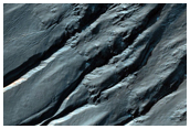 Crater in Terra Sirenum