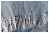 Well-Preserved 5-Kilometer Diameter Impact Crater