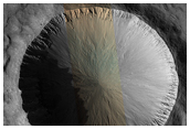 Un cratre en form de cuvette sur Mars