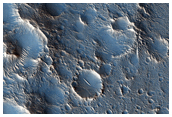 Des cnes et des crtes dans la Utopia Planitia