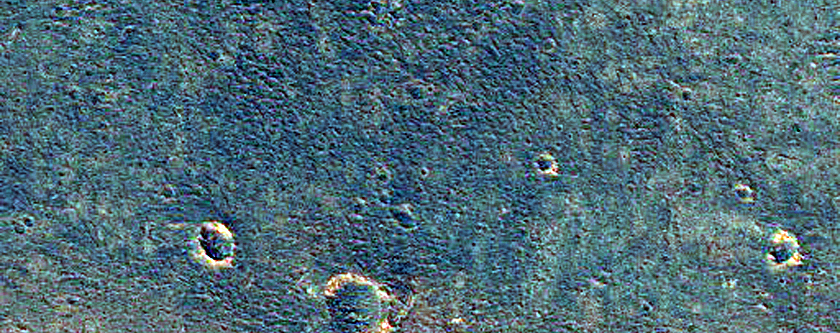 Estrats de tons clars a les planes del sud de labisme Melas (Melas Chasma)