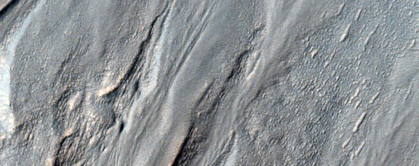 Gullied Crater Wall Seen in MOC Image E18-00885