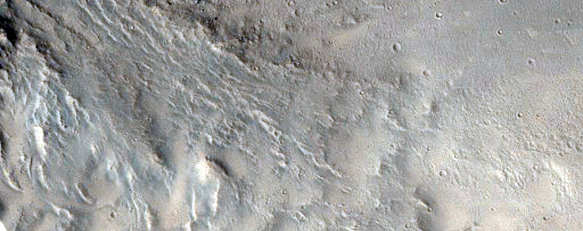 Jó állapotban lévő 7 kilométer átmérőjű kráter