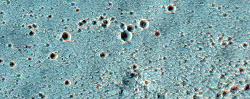 Rays of 6 Kilometer Diameter Crater in Hesperia Planum