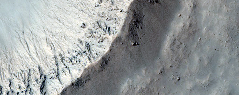 Well-Preserved 1 Kilometer Diameter Impact Crater