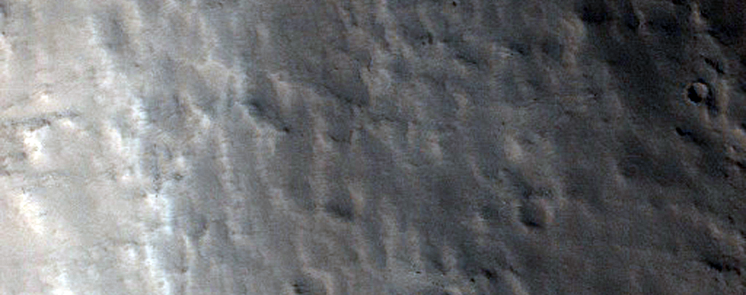 Slope Streaks on Crater Rim in West Amazonis Planitia