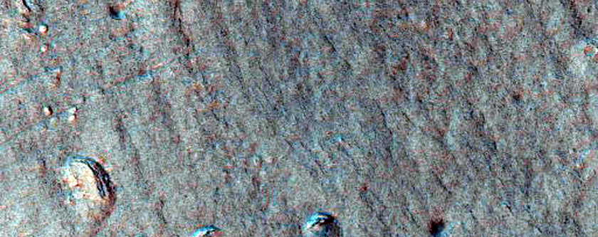 Gullies on South-Facing Wall of Dao Vallis