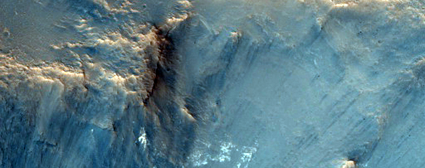 Light-Toned Material in a Crater in Iani Chaos