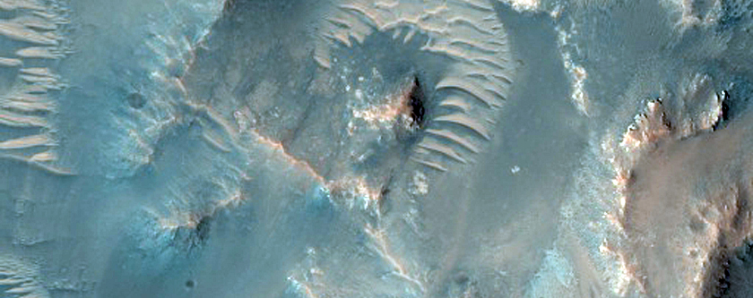 Central Structure of Verlaine Crater