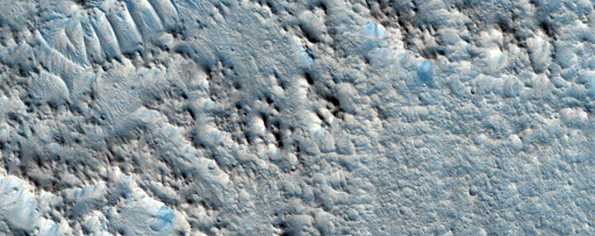Distal Ramparts for Fresh Santa Fe Crater in Chryse Planitia