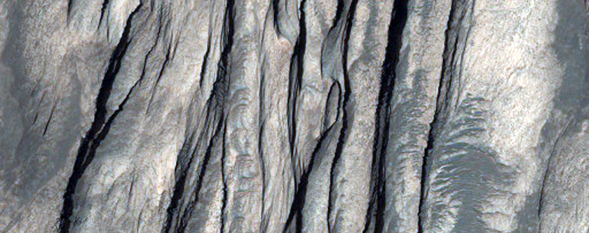 Excellent Exposure of Layered Mound in Terby Crater