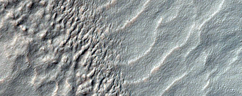 Lineated Valley Mantle in Reull Vallis