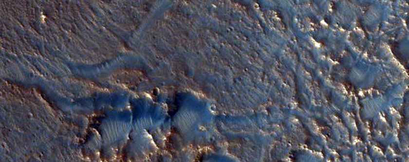 Well-Preserved Unnamed Crater in Acidalia Planitia