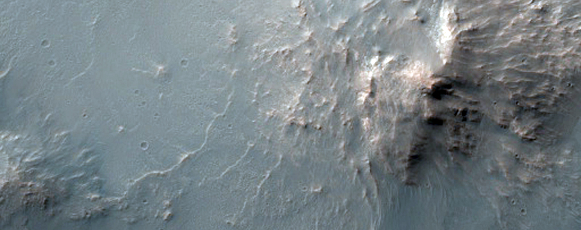 Well-Reserved 6-Kilometer Diameter Impact Crater