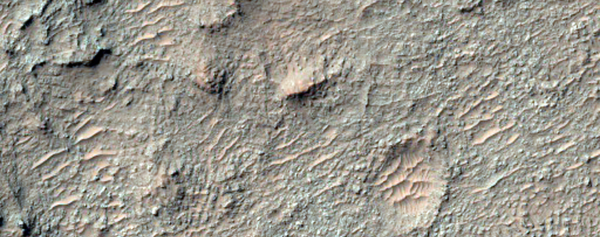 Possible Clay-Bearing Crater Floor in Margaritifer Terra