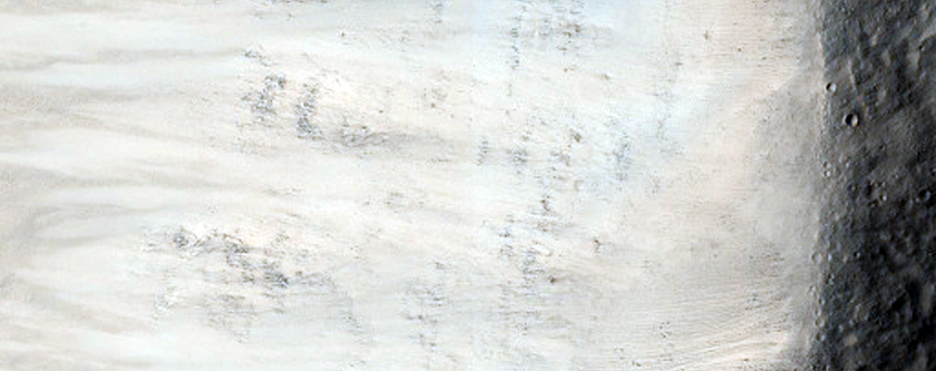Rim of 8-Kilometer Diameter Impact Crater in Eastern Isidis Planitia