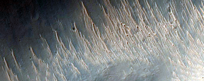 Crater in South Arabia Terra