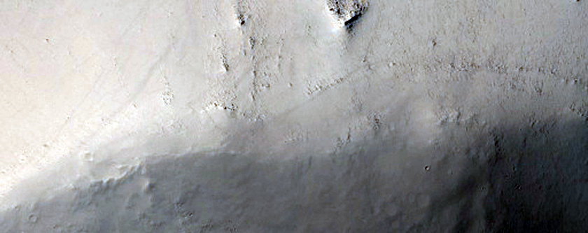 Possible Dike in Syrtis Major