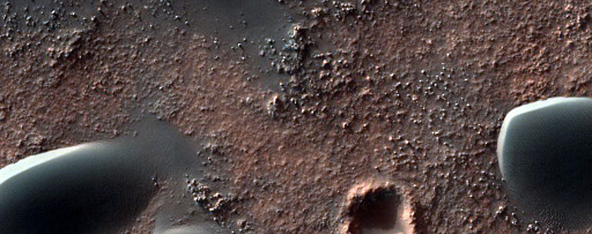 Dunes on Western Edge of Hellas Planitia