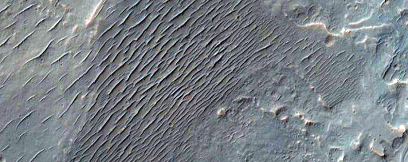 Unnamed Crater on Rim of Valles Marineris