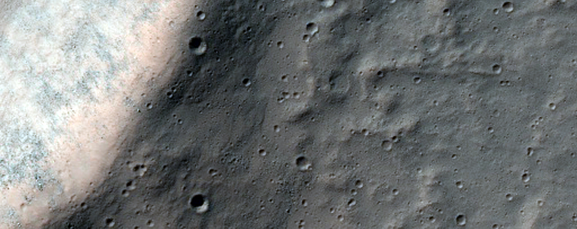 Well-Preserved 1-Kilometer Diameter Impact Crater