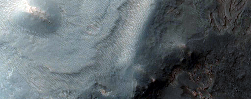 Light-Toned Outcrops in Noctis Labyrinthus