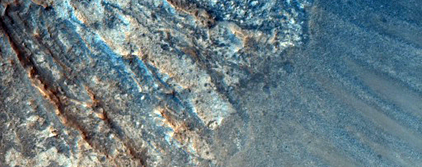Crater Wall Exposing Layers in Mesa in Acidalia Planitia